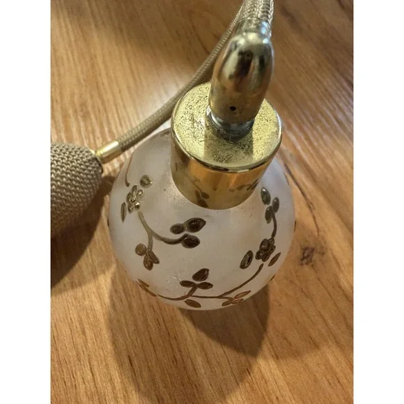 French Perfume Bottle Frosted Glass Atomizer Fringe Paris Vanity Decor Vintage - Picture 2 of 7